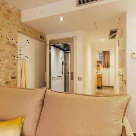 Bravissimo Mercadal, Monthly * Girona